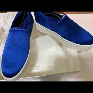 Vince Women's Warren Platform Slip-On Sneaker Satin Size 5.5M Blueberry NEW